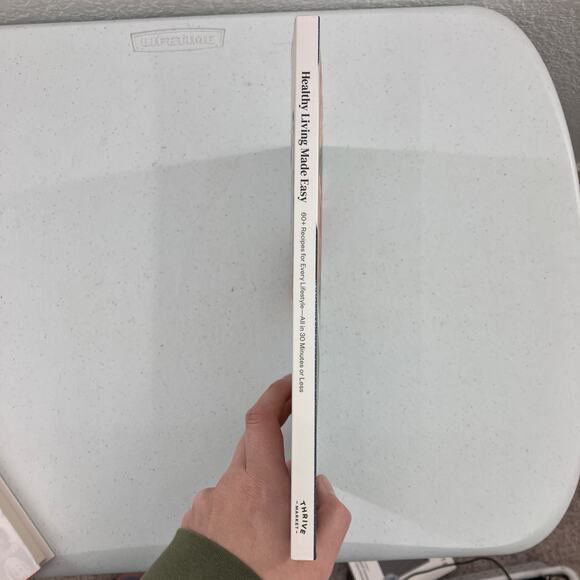 Thrive Market Healthy Living Made Easy Paperback Full Color Cookbook Cooking - Picture 2 of 7